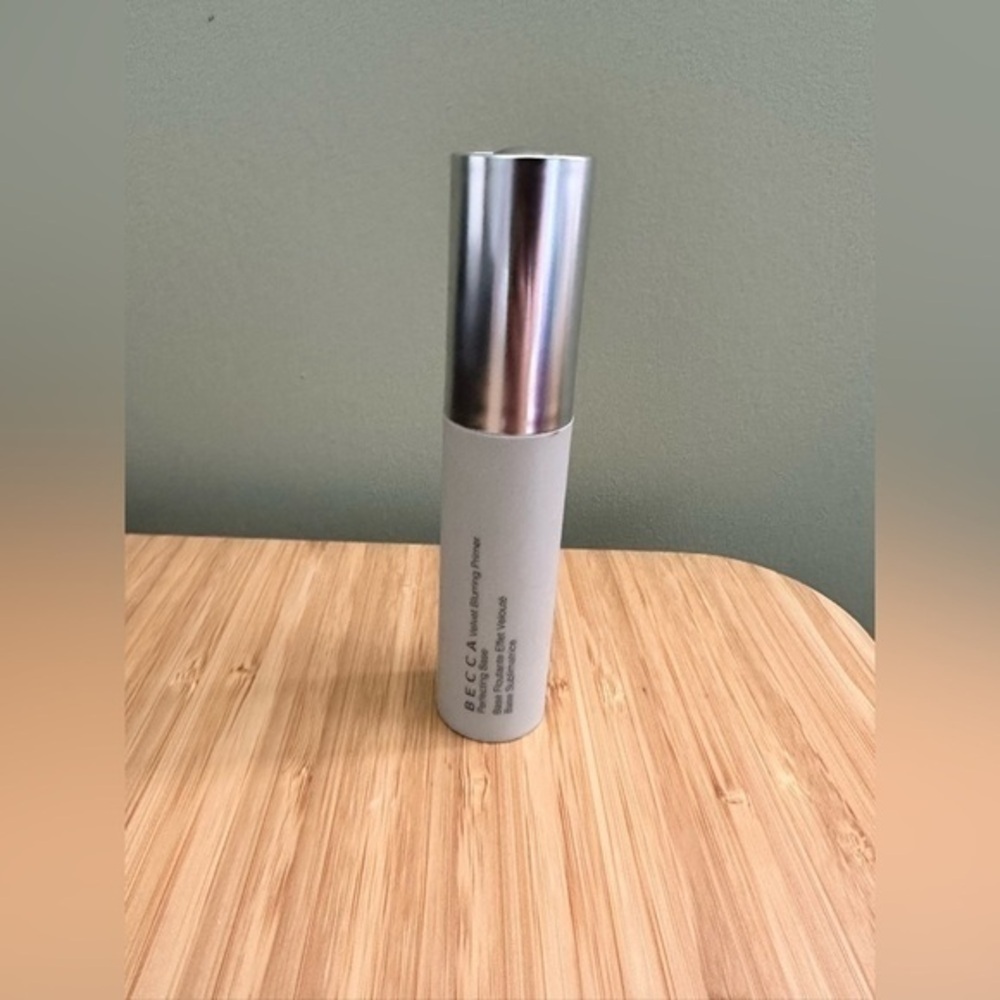 BNIB Becca  Velvet Blurring primer perfecting base